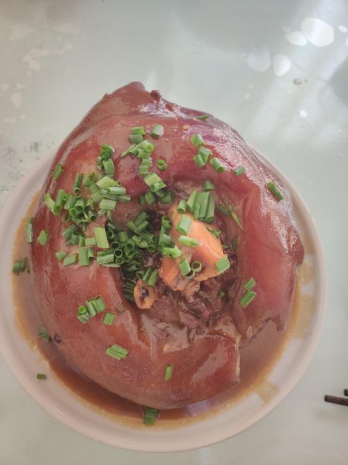 酱肘子的家常做法_糖色去骨炖煮,耐心做,香烂可口 酱肘子的家常做法_糖色去骨炖煮,耐心做,香烂可口