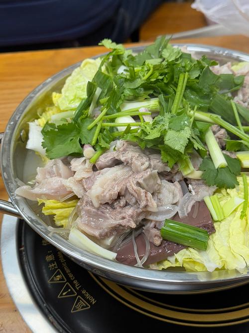 家庭版羊肉火锅最简单做法_泡羊肉陈皮焯水，姜蒜慢炖入味香