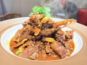 江西炒鹅肉的家常做法_啤酒焖鹅鹅肉爆炒干煸鹅肉