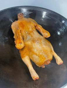 正宗东莞碌鹅做法_皮脆肉嫩，风味浓郁！