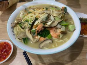 正宗大田大排面的做法_台州特色大排面，招牌大排做法独特，汤底浓郁，手工面Q弹，是台州的味觉记忆，值得品尝