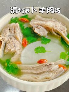 家庭版羊肉汤的做法_自制羊肉汤，鲜嫩不膻，暖心又暖胃