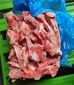 买回来的新鲜猪排骨尾骨咋处理_新鲜排骨怎么挑？冷冻冷藏存储与美味炖煮