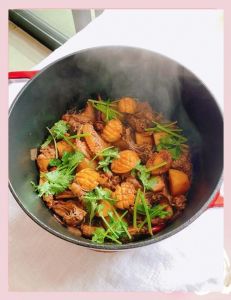 干鲍鱼焖鸡做法大全家常_干鲍鱼煎鸡砂锅煲，鲜香入味超美味！