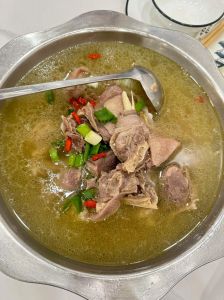清汤鹅的正宗做法_选对鹅，慢火炖出鲜香汤