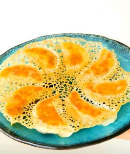 冻饺子需要解冻下锅吗_速冻饺子冷水下锅，三次沸腾就熟了！