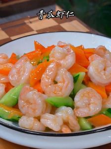青虾仁家常做法大全_虾仁做法多，清蒸炒饭样样香！