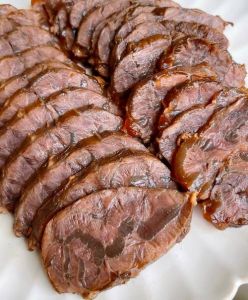 酱牛肉最正宗做法家常_选对牛腱子，腌透慢炖入味