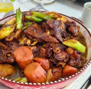 重庆红烧羊肉的做法_重庆红烧羊肉，暖心暖胃的家常味
