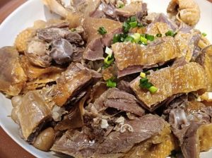 咸鹅家常做法菜谱_电饭煲煮红烧炖菜炒饭，简单美味！
