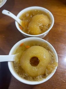 梨生姜汤最简单做法_暖身润肺，秋冬止咳好帮手