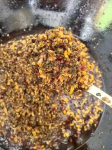 盐菜炒肉的家常做法_家常盐菜炒肉，咸香入味，回忆满满！