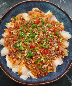 大白肉的做法_肥瘦相间，蒜香浓郁