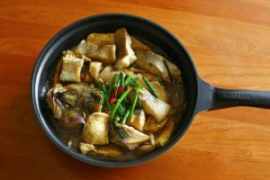 鲈鱼炖豆腐的家常做法_鲈鱼炖豆腐，暖心暖胃家常菜