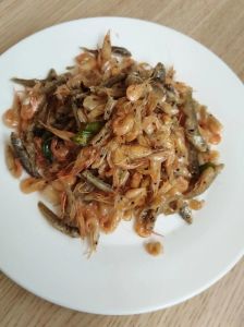 清炒河虾家常做法_香辣清炒河虾做法，简单又美味！