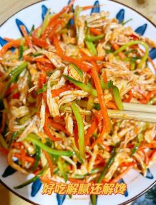 鸡小胸肉的家常做法_香煎鸡胸肉鲜嫩多汁做法