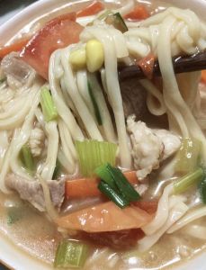 河南羊肉炝锅烩面的家常做法_羊肉炝锅，鲜香醇厚，回味无穷！
