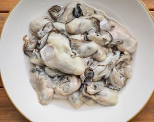生蚝蒸几分钟能熟_蒸生蚝几分钟熟透？5-13分钟看大小保鲜味！