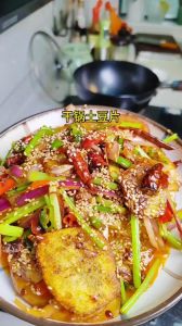 土豆片煮几分钟能熟_水煮土豆片多久？看厚度品种，泡下防粘连