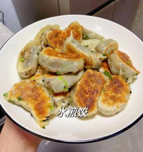 煎饺先水煮熟了再剪_水煮再煎省时但口感差，直接煎制酥脆更美味