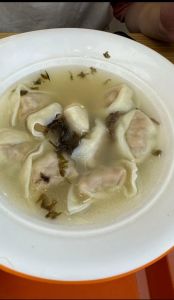 汤饺的家常做法_砂锅酸汤饺，鲜香浓郁汤鲜美
