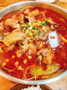 冒烤鸭的家常做法_川渝特色，汤香鸭脆，文化美食！