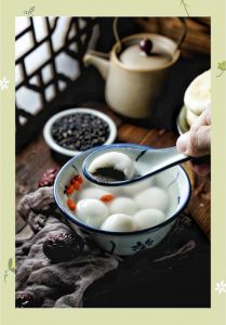 速冻汤圆5分钟就熟了_速冻汤圆煮出软糯香甜小窍门