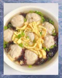 鸡肉水汆丸子的正宗做法_水汆鸡肉丸子，汤清弹，做法简单！