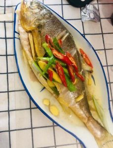 咸菜蒸小黄鱼的做法_鲜嫩可口的家常做法