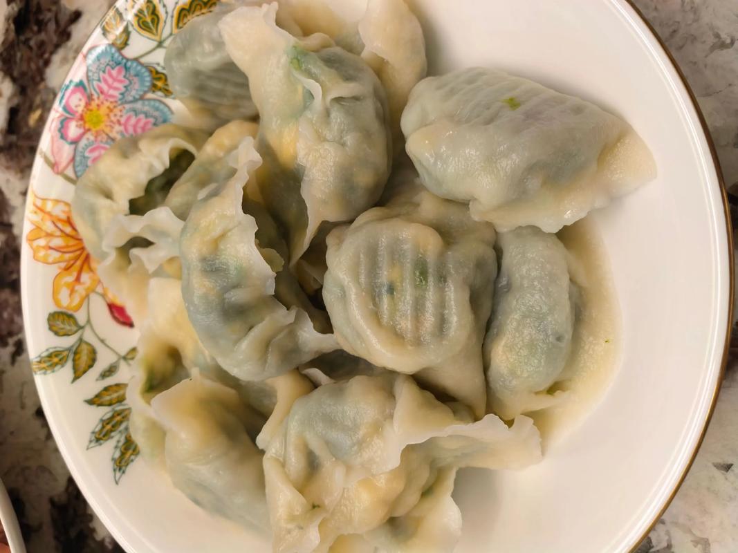 菠菜做饺子皮的做法_焯水加苏打盐