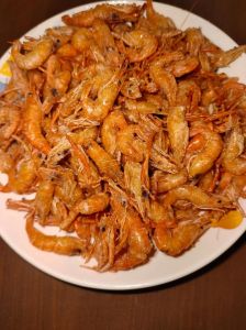 炸小河虾的家常做法_香酥炸油爆盐烤韭菜炒