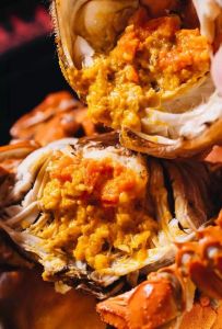 蒸螃蟹的做法 最正宗的做法_活蟹鲜甜蘸料配小酒，死蟹勿食蒸时翻面