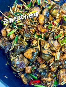 思茅小炒鸡的家常做法_三黄鸡鸡腿肉，腌炒入味香浓