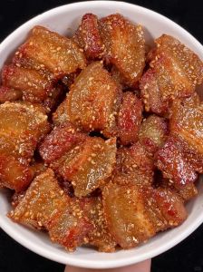 干煎酥脆五花肉的做法_五花肥瘦相间，明火煎制，皮酥肉香，烟火气十足