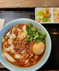 大同刀削面猪肉臊子面的做法_肥瘦搭配，香料炒出红油香