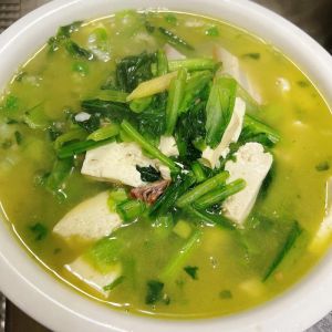 小白菜炖豆腐家常做法_小白菜炖豆腐，营养又美味！