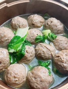 牛肉丸汤的做法大全_弹牙肉香，百年乡愁味