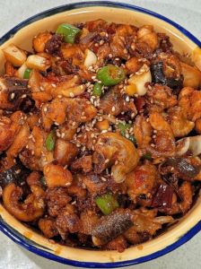 川味青椒小煎鸡的家常做法_川味小煎鸡，麻辣鲜香，快炒好滋味！