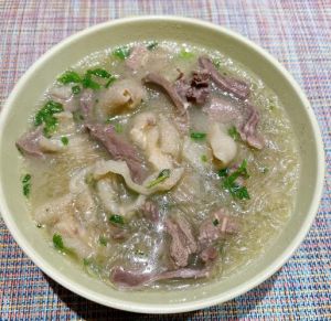 羊杂汤之外搭配什么菜品_羊杂汤配烧饼面条，风味绝配！