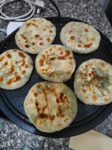 烙馅饼烙几分钟可以熟_烙馅饼时间灵活看饼厚火候，多试几次准！
