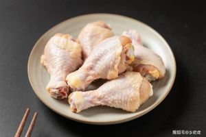 鸡翅根和小鸡腿是一个部位吗_翅根快炒鸡腿炖，做法不同风味佳