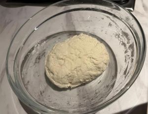 40秒掌握又粉又嫩又大的饺子皮制作方法，细致讲解面粉配方与揉面技巧，助你轻松做出口感佳的家庭手工美食