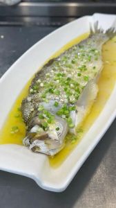 小翘嘴鱼蒸多久才熟_火候时间看大小，调味葱姜丝香浓