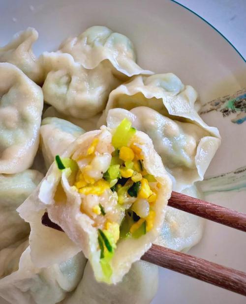 虾仁与什么搭配包饺子_韭菜玉米黄瓜猪肉香菇，五味随心尝！