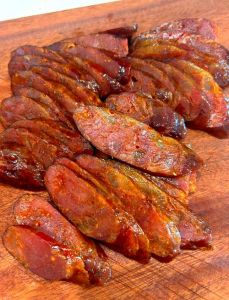 香肠煮多少分钟能熟_自制香肠煮30-40分钟，冷水入锅慢炖，加醋助熟，熟后冷藏保存