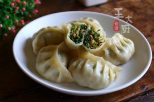 小白菜鸡蛋饺子的做法_家常小白菜鸡蛋饺子，简单又营养！