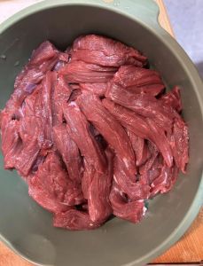 家常烤牛肉的腌制方法_家常烤牛肉腌好更鲜嫩多汁