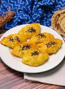 香蕉派烤箱做法_自制迷你香蕉派，酥皮香甜，烘焙乐趣！