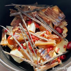 鹿脚筋煲汤的做法大全_鹿筋煲汤食谱，花旗参当归搭配，泡发煮法全攻略