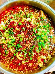 麻辣整鱼的家常做法_家常麻辣鱼，香脆鲜辣，做法简单！